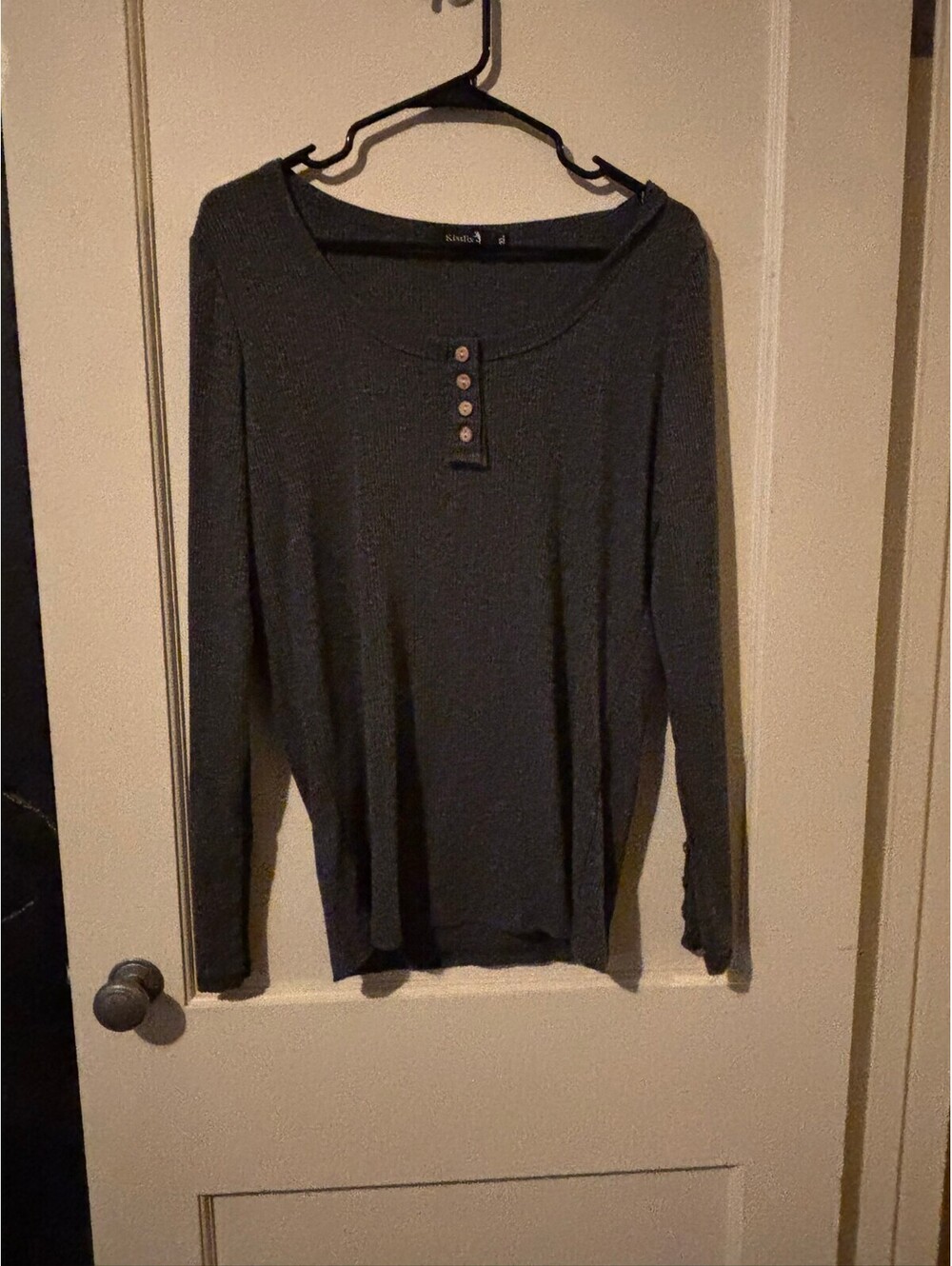 Kissfix Long Sleeve Ribbed Button Detail Top
